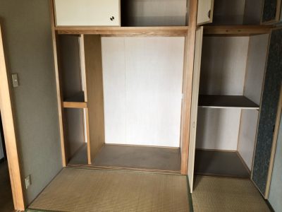 何も入っていない押し入れ