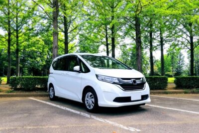 白い車
